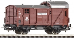 Model dwuosiowego krytego wagonu DR Era III