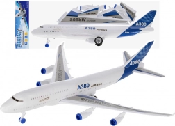 samolot ze światłem i dźwiękiem