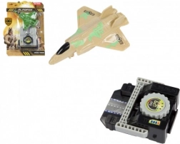 Plastowy myśliwiec z wyrzutnią 10 cm