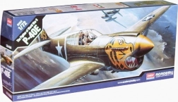 Academy Curtiss P-40E Warhawk plastikowy model samolotu