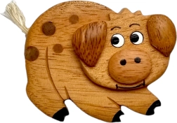 drewniany magnes świnka – ręcznie wykonana dekoracja na lodówkę