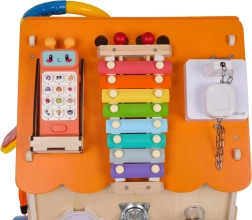 Wielofunkcyjny interaktywny drewniany domek