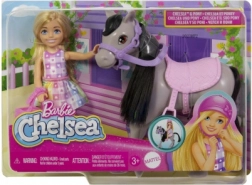 Barbie Chelsea na kucyku – jeździecki zestaw zabawkowy z kaskiem