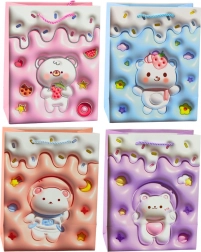 Papierowa torebka prezentowa z misiem, pastelowe kolory 23 × 18 × 10,5 cm