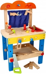 Drewniany warsztat dla małych majsterkowiczów z narzędziami