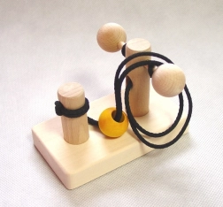 Zagadki Ukryta kulka – drewniana łamigłówka logiczna