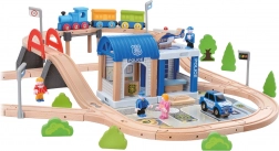 Drewniana kolejka z posterunkiem policji i mostem