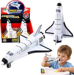 Metalowy kosmiczny wahadłowiec z napędem typu pull-back, biały
