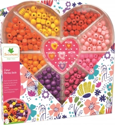 Drewniane koraliki w pudełku do przechowywania w kształcie serca