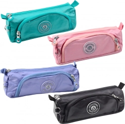 Szkolny piórnik z dwiema kieszeniami i brelokiem