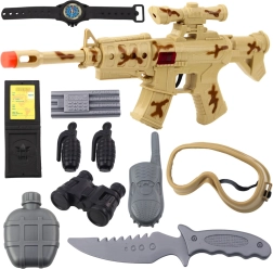 Wojskowy zestaw z karabinem i akcesoriami, dźwięk strzału, pustynne maskowanie