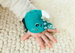 Lilliputiens grzechocząca bransoletka nosorożec Marius