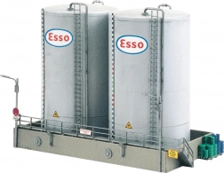 Wysokie zbiorniki stacji paliw