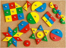 Lena gra z młotkiem obrazki dla dzieci