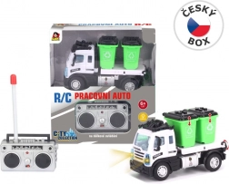 Śmieciarka zdalnie sterowana z kontenerami
