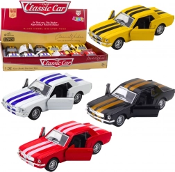 Metalowy klasyczny samochodzik 1:32 z napędem pull-back i otwieranymi drzwiami