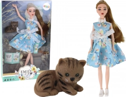 Laleczka Emily wiosenna z długimi włosami w niebieskiej sukience i z kociakiem