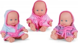 Urocze niemowlę w kolorowym szlafroku