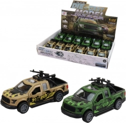 Samochód z metalową konstrukcją i napędem wstecznym