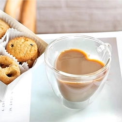 Szklany kubek w kształcie serca 250 ml z podwójną ścianką, żaroodporne szkło borokrzemowe