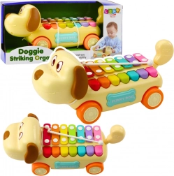 Jeżdżący piesek z talerzykami