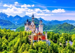 Puzzle Zamek Neuschwanstein latem 1000 elementów