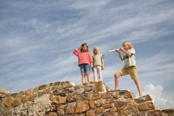 Wesoła dmuchawka – drewniana rurka dmuchana dla dzieci od 6 lat