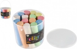 Kolorowe kredy chodnikowe w wiaderku