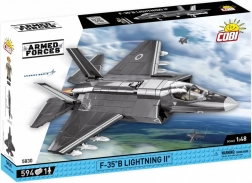 Model bojowego samolotu F-35B Lightning II z klocków