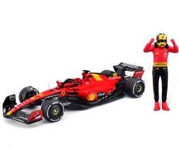 metalowy model bburago ferrari sf23 1:24 z figurką kierowcy