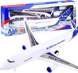 Duży samolot pasażerski z napędem, światłami i dźwiękami