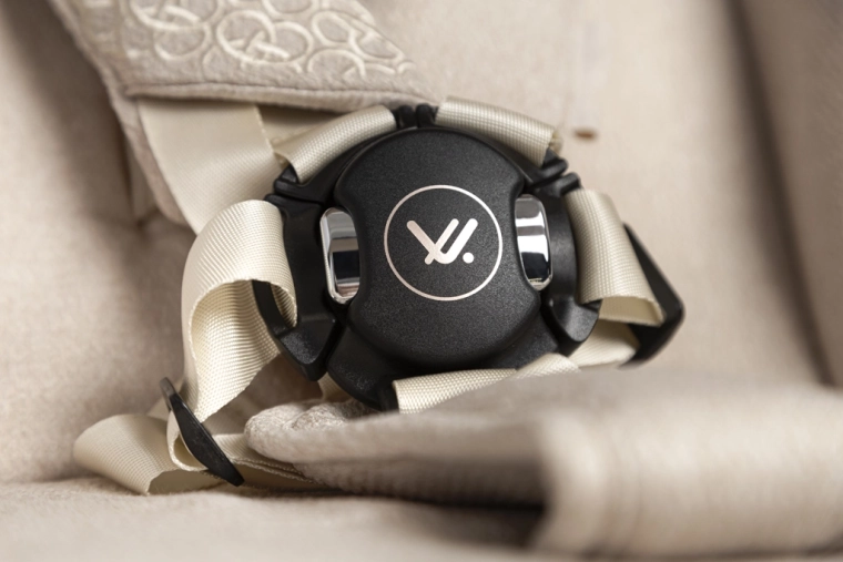 Szybkie i bezpieczne zapinanie z magnetyczną klamrą