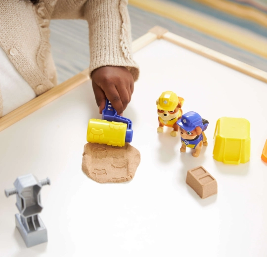 Narzędzia i wałek ze śladami