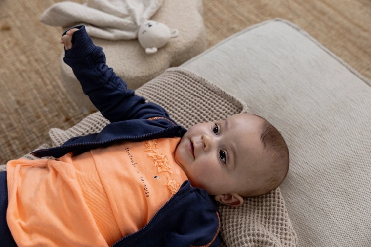 Trendy wygląd w neonowym kolorze