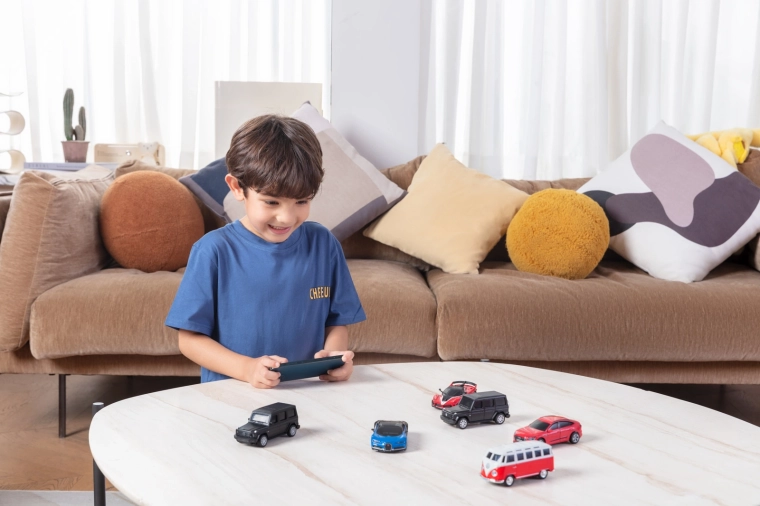 Sterowanie przez Bluetooth 5.0 i 2,4 GHz