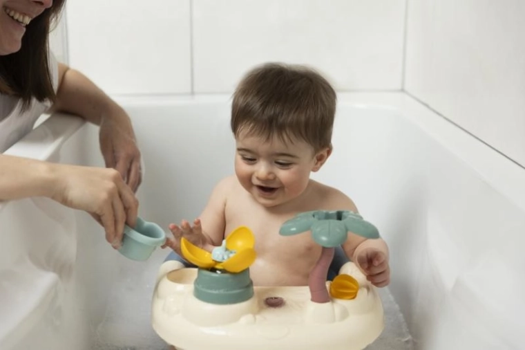 Łatwe sadzanie dzięki przesuwanemu panelowi