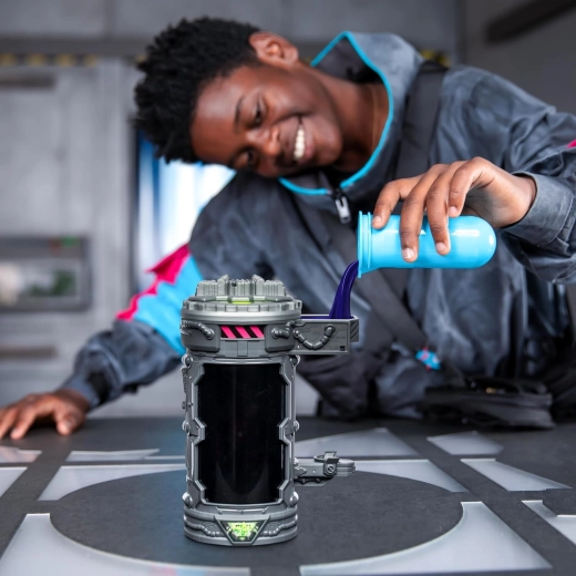 Eksperyment w kontenerze: wlej, wstrząśnij, odkryj!