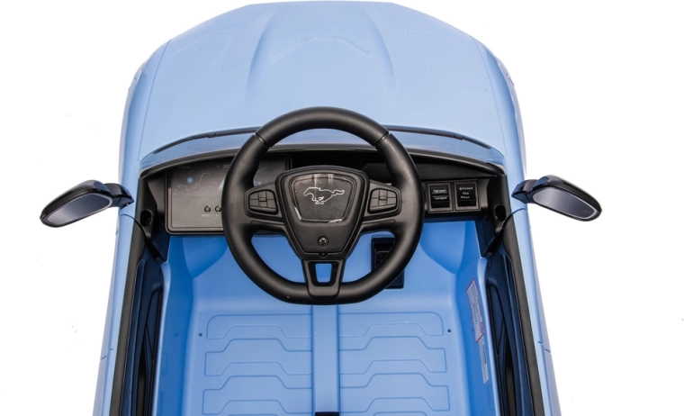 Elementy sterujące na kierownicy i wnętrze