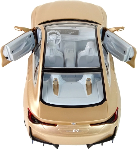 Otwierane drzwi i dopracowane wnętrze