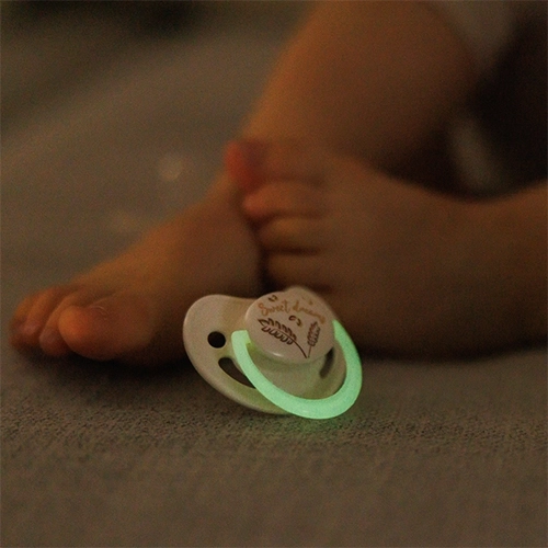 Nocny spokój dzięki świecącemu uchwytowi