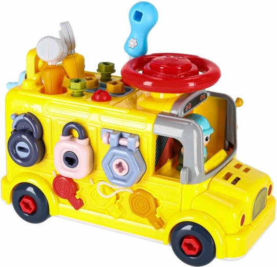 Jeżdżący autobus pełen aktywności