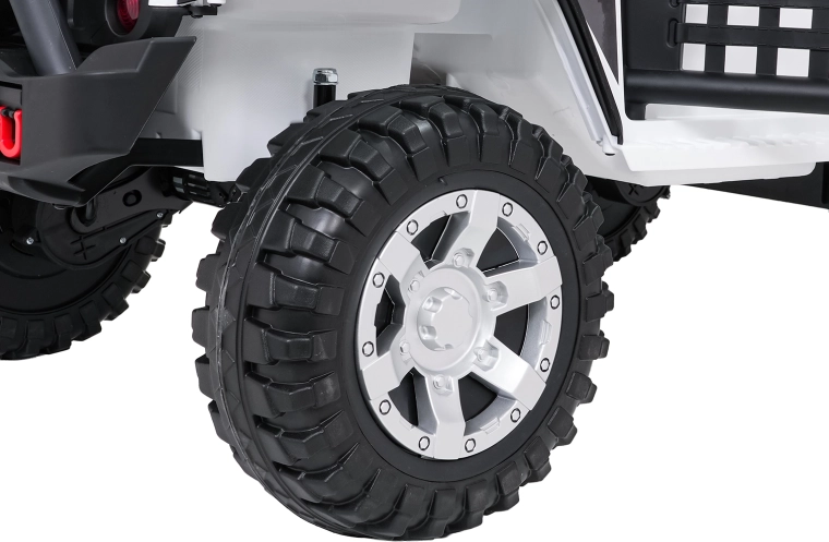 Napęd 4x4 i duże koła EVA