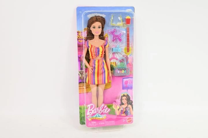 Barbie – dzień na jarmarku (zestaw z akcesoriami)