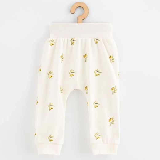 Niemowlęce spodnie z bawełny organicznej New Baby Oliwki, rozmiar 62 (3–6 miesięcy)