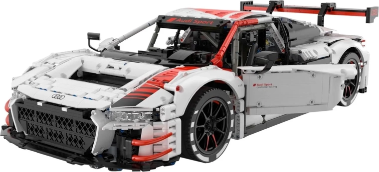 Szczegółowy model wyścigowy w skali 1:8