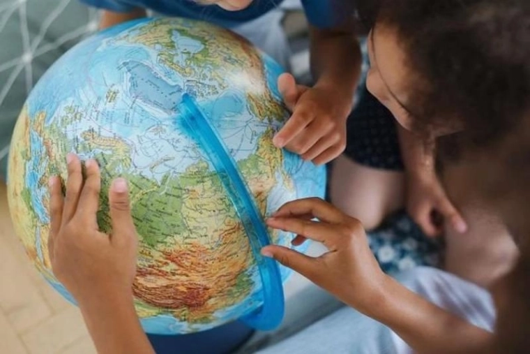 Relief 3D i szczegółowe polskie opisy