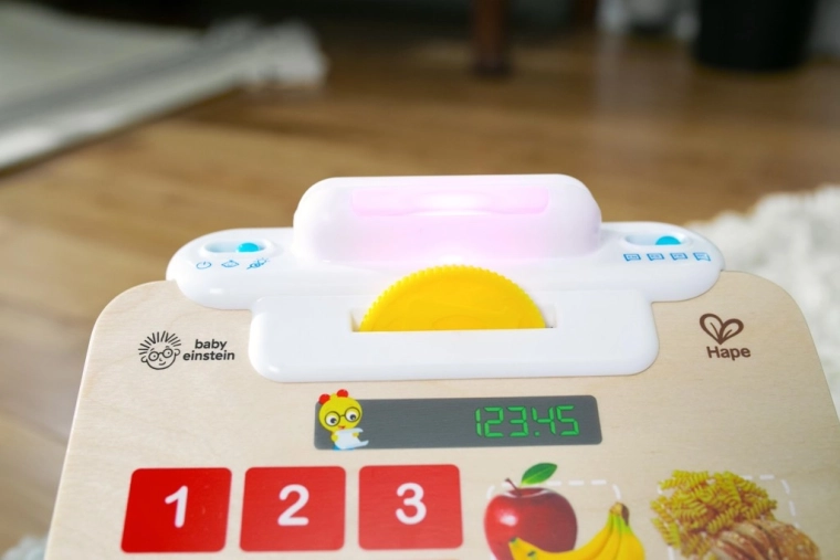 16 przycisków Magic Touch dla natychmiastowej reakcji