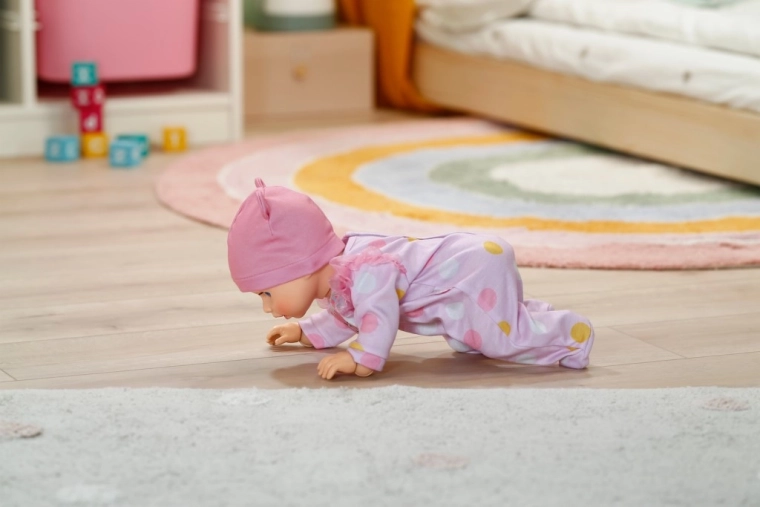 Potrafi raczkować jak prawdziwe niemowlę