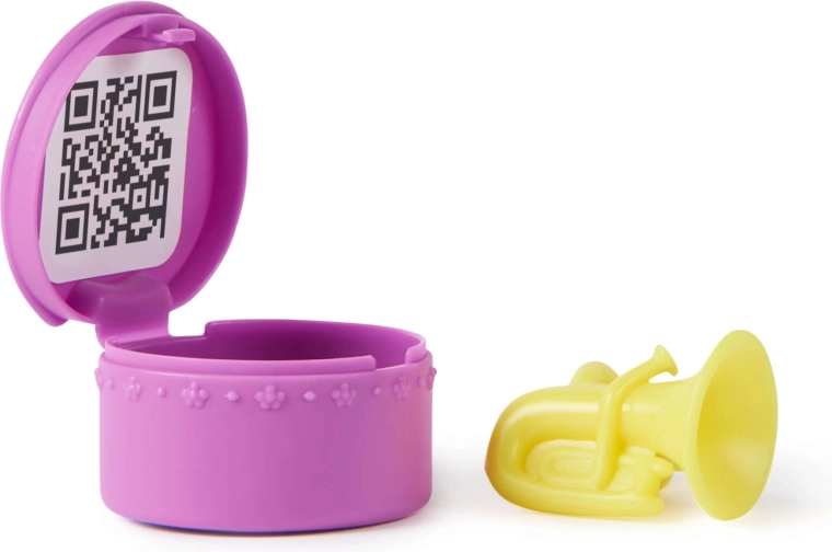 Muszlowe siedziska, mikrofon i niespodzianka