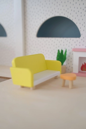 Drewniana sofa do wygodnej zabawy